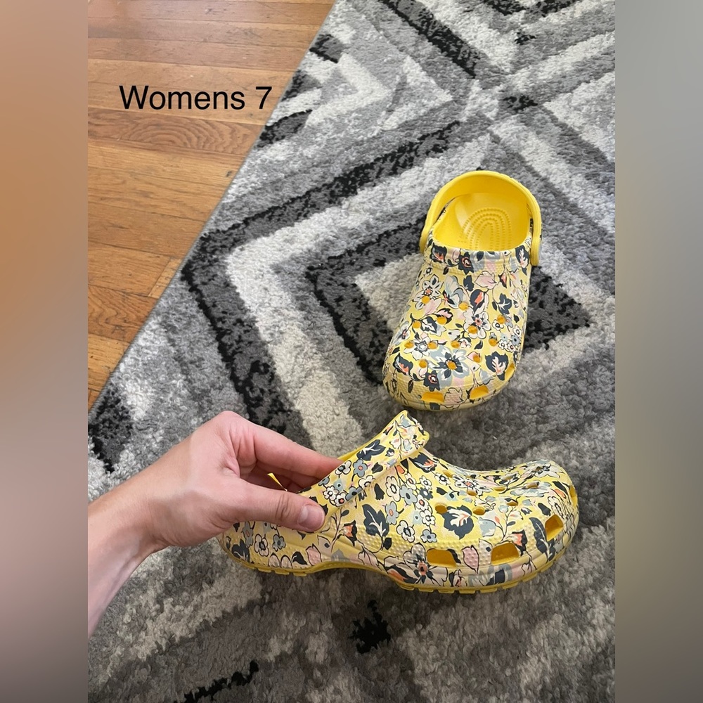 crocs Vera Bradley size 7 womens limited edition